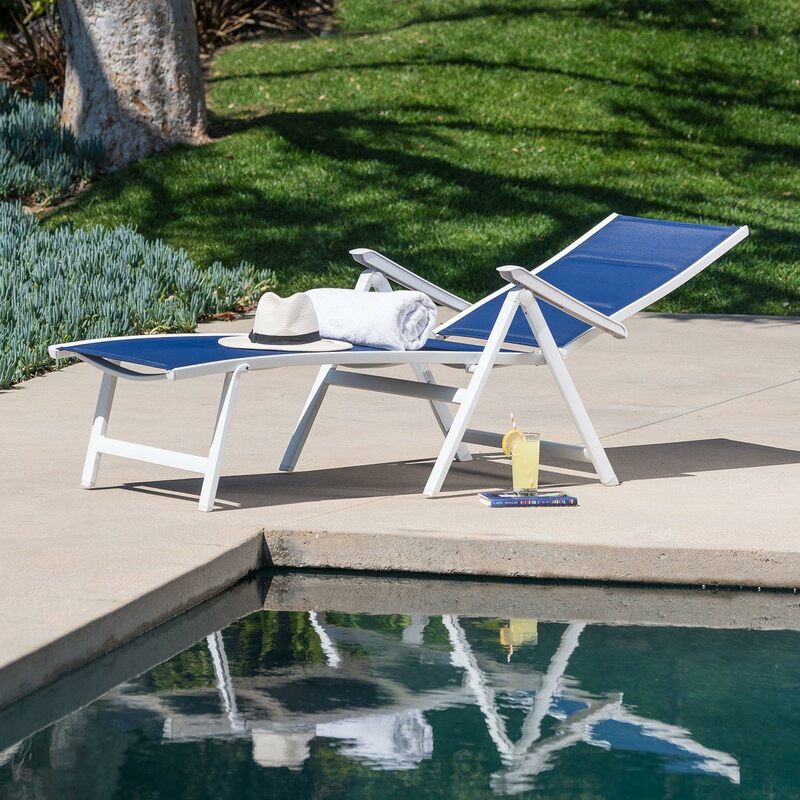 Regis gepolsterte Chaiselongue mit schlankem Aluminium rahmen und schnell trocknendem Sling-Stoff, moderne Luxus-Gartenmöbel für die Terrasse