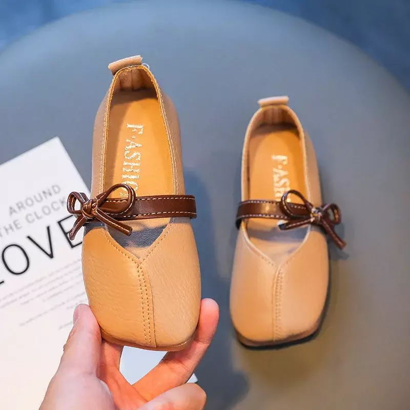 Повседневные Мокасины для девочек на мягкой подошве Новинка весна-осень 2024 детские милые модные туфли принцессы для фотосессии свадьбы