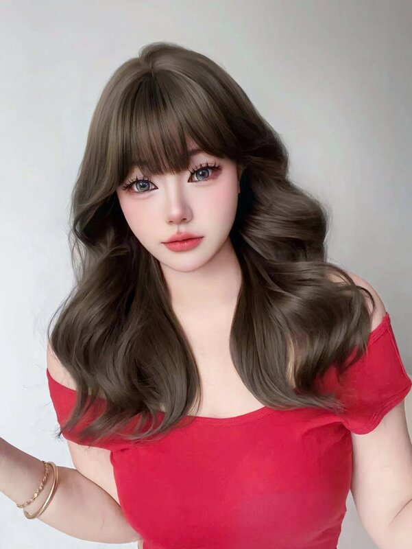 Wig sintetis cokelat keren 20 inci, dengan poni panjang alami bergelombang rambut palsu untuk penggunaan sehari-hari wanita tarik Cosplay Ratu tahan panas