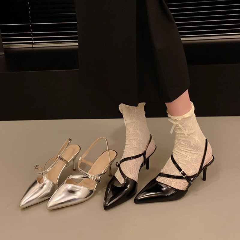Sandálias de dedo prateado para mulheres, sapatos deslizantes, salto fino, vestido de festa, moda feminina, sexy, verão, 2022