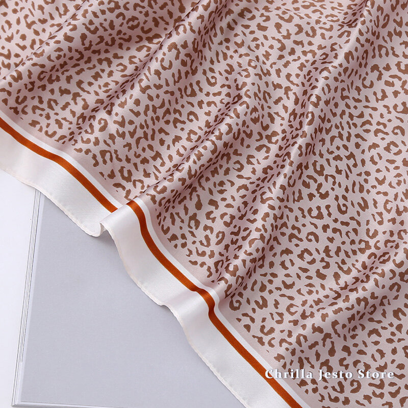 Primavera Outono Ladies Business Wear Decoração Leopard Impresso Lenço Quadrado Macio 70x70 Pequeno Imitado Lenço De Seda