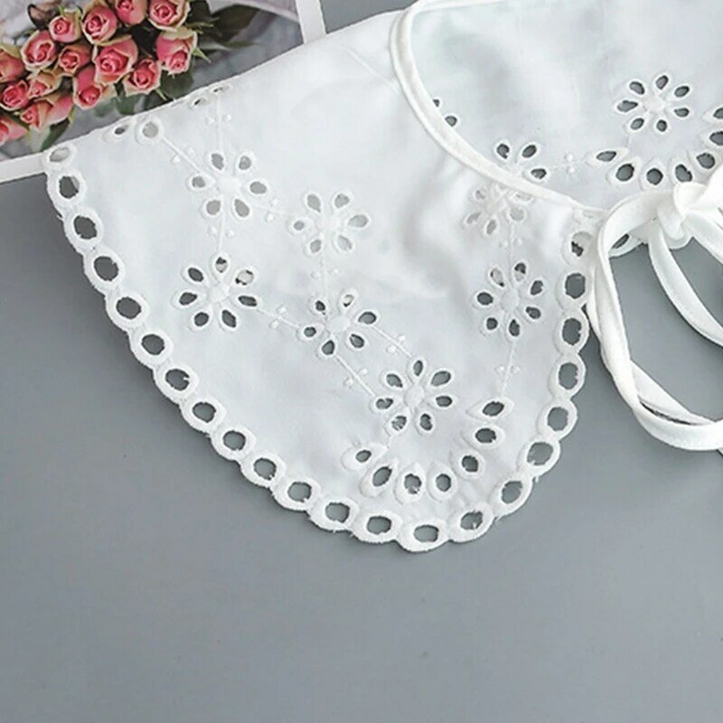 Feminino elegante branco falso colar xale oco círculo padrão guarnição cachecol colar bordado flor rendas capelet