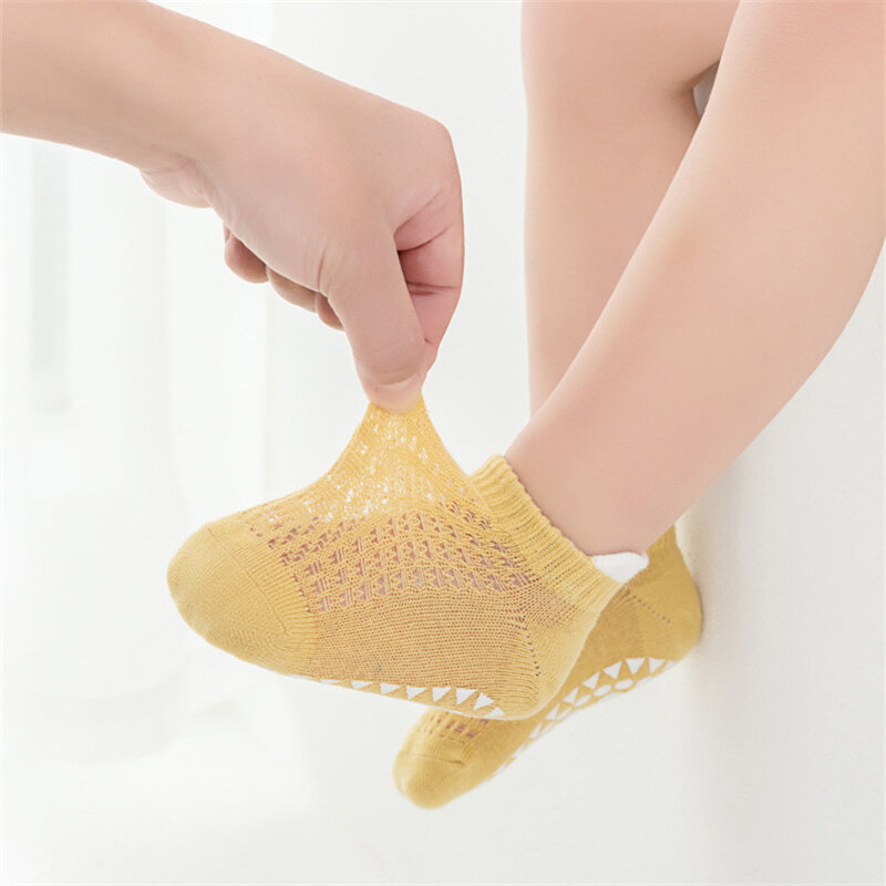 Lawadka ถุงเท้าตาข่ายกันลื่นสำหรับเด็กผู้ชายเด็กผู้หญิง, ถุงเท้าทารกตาข่ายบางสำหรับฤดูร้อน4คู่ถุงเท้ากันลื่น