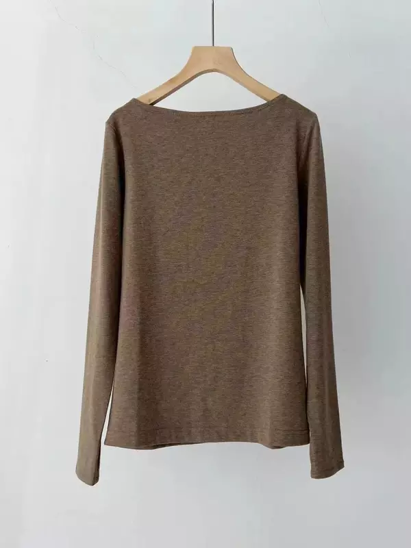 Sweter damski 100% wełniany głęboki dekolt prosty, dopasowany jesienno-zimowy pulower w jednolitym kolorze