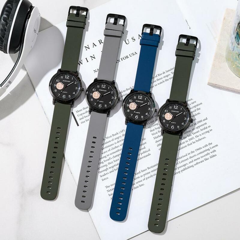 Fashion-forward Wristwatch Elegant Men's Quartz Watch with Silicone Strap Formal Business Style Timepiece for Commute Round Dial