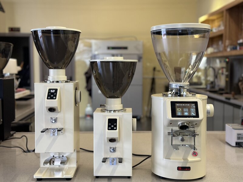 Elektryczny młynek do kawy CG-64T ITOP z ubijaniem elektrycznym Szlifierka do płaskich zadziorów 64mm ilościowa szlifierka do Espresso