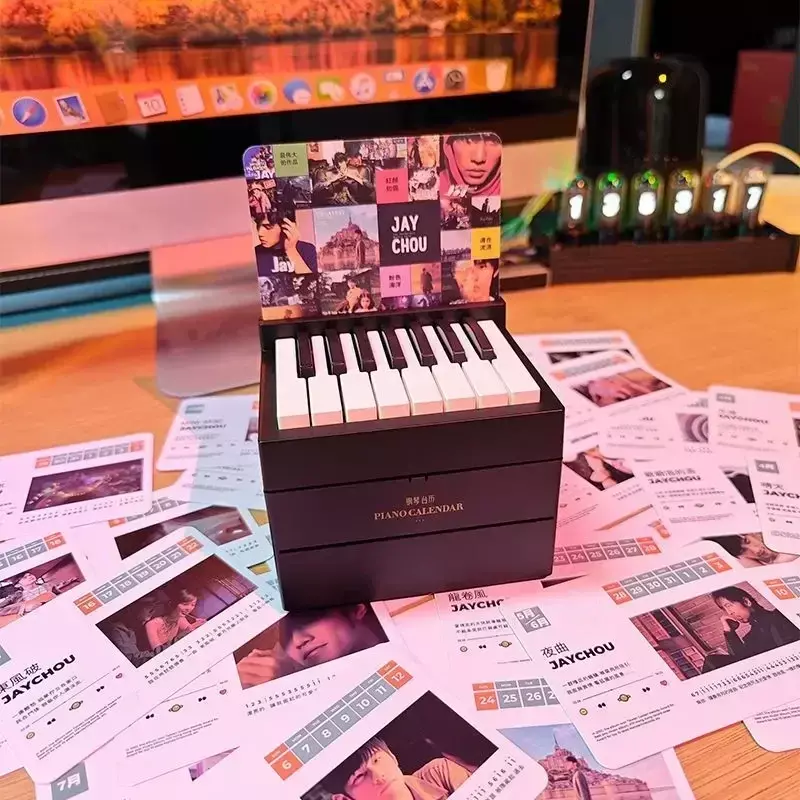 Playable Jay Chou Piano Desk Calendar, Desktop ornamentos periféricos cartão calendário semanal com partituras de piano, cada cartão é um semanal