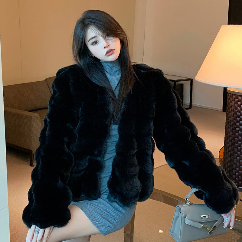 2023 New White Faux Fur Coats Women Korean Fashion Hotsweet Loose Warm Long Sleeve Cropped Winter Jacket Female