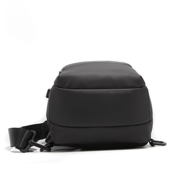 Tas selempang pria, gaya Eropa dan Amerika modis tas bahu pengisian daya USB tas dada anti-maling tas selempang multifungsi