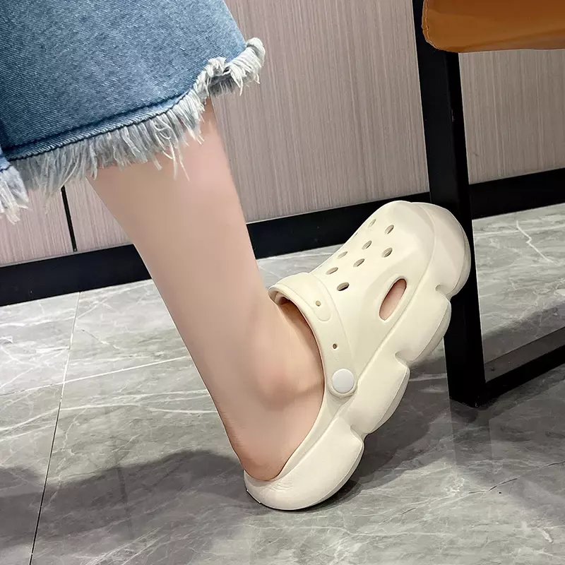 Scarpe con zoccoli con plateau da donna estive pantofole in EVA con punta chiusa traspiranti da donna sandali leggeri Casual durevoli all'aperto per le donne