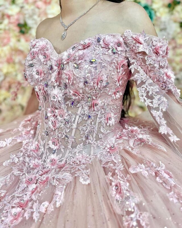 Sukienka na Quinceanera damskie słodkie 15 Vestidos De 15 Quinceañera z tiulowym suknia balowa z aplikacjami suknia na bal maturalny