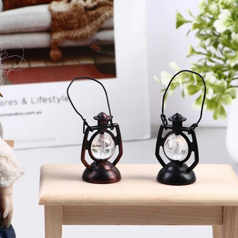 Mini lâmpada de querosene para cavalo vintage, lâmpada preta retrô, mobília de boneca, brinquedo em miniatura, decoração de bonecas