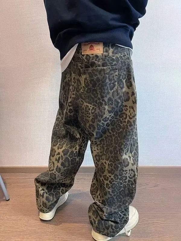 HOUZHOU-pantalones vaqueros de leopardo tostado para hombre, pantalones de mezclilla de gran tamaño, pantalones de pierna ancha, ropa de calle, Hip Hop, Vintage, suelto, informal, estampado Animal