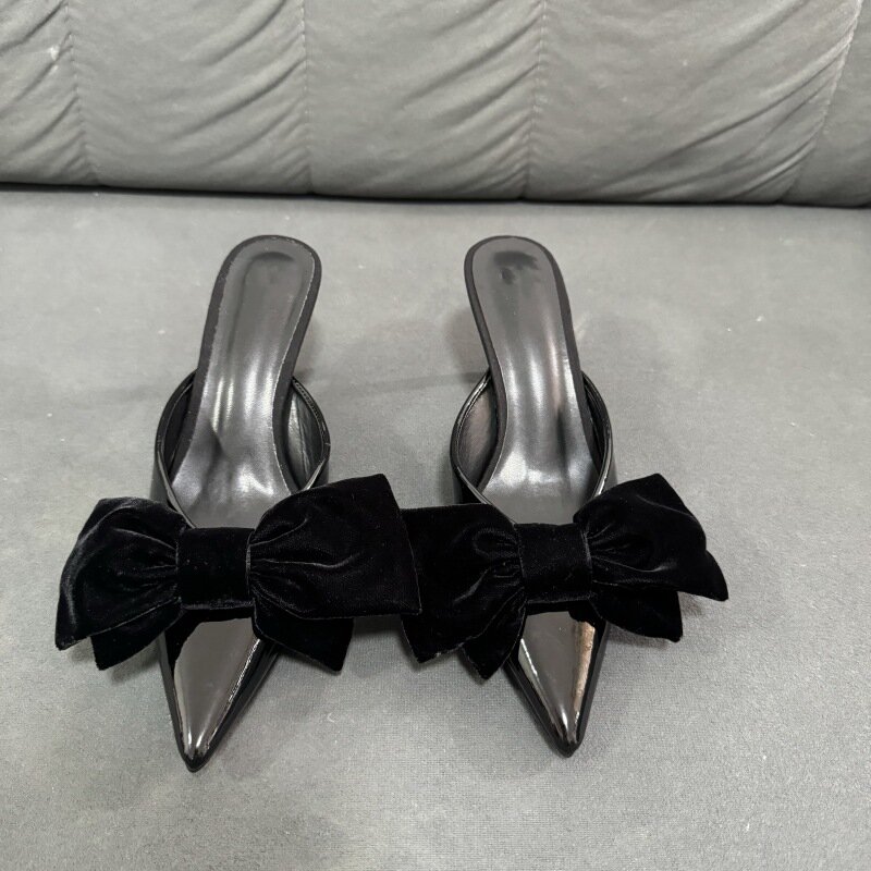 Abbellimento con fiocco nero mezze pantofole avvolte a punta con tacchi sottili tacchi alti sandali versatili per sandali con tacco da donna