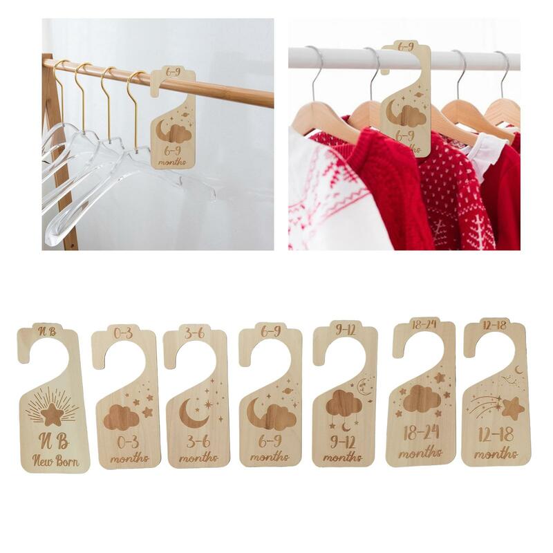 赤ちゃんのための7xベビークロウオーガナイザー新生児から24ヶ月の子供部屋の木製の装飾ハンガー子供のワードローブの仕切りギフト