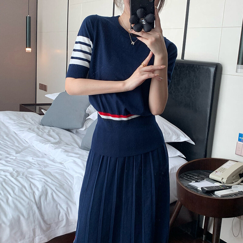 High Quality TB Summer New Temperament Age Reducing Slim Fit Round Neck Short Sleeve+Pleated Half Skirt Knit Set for Women