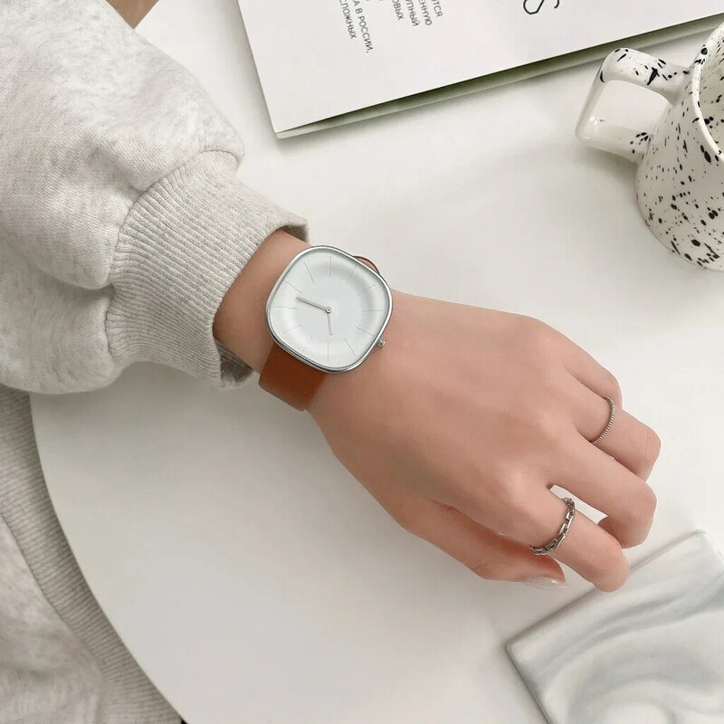 แฟชั่น Minimalist ออกแบบ Elegant ผู้หญิงนาฬิกา Casual ควอตซ์นาฬิกาผู้หญิงนาฬิกาหนัง Relogio Feminino Часы Женские