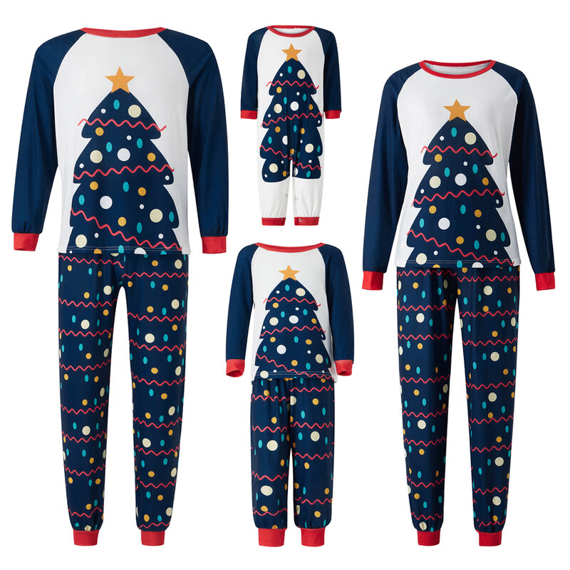 Pijamas da família do natal com impressão da árvore, cor que combina a roupa ocasional clássica do feriado do estilo do pescoço da tripulação