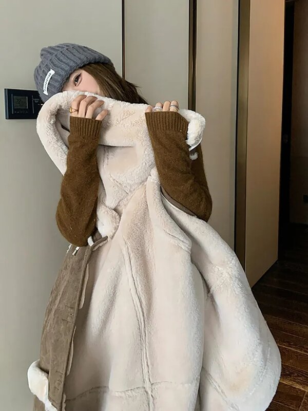 Женское зимнее меховое пальто, новинка 2023, бархатное теплое пальто с подкладкой из ягненка на осень и зиму, Свободное пальто с длинными рукавами и большими карманами и капюшоном
