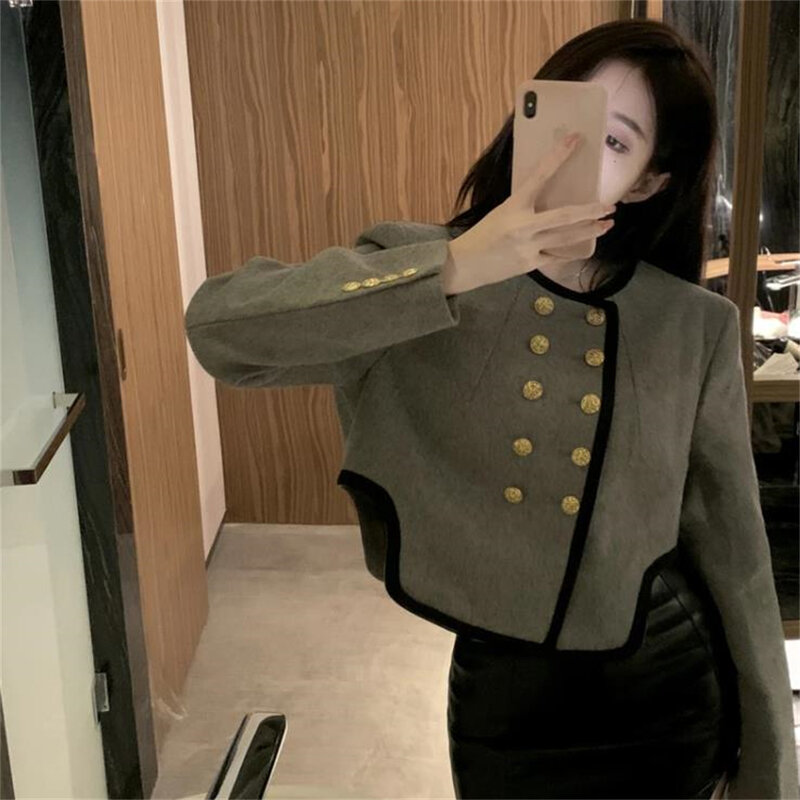 เสื้อนอกคอกลมกระดุมสองแถวแบบเกาหลีแจ็คเก็ตผู้หญิงสั้นแฟชั่นฤดูใบไม้ร่วง2024ใหม่