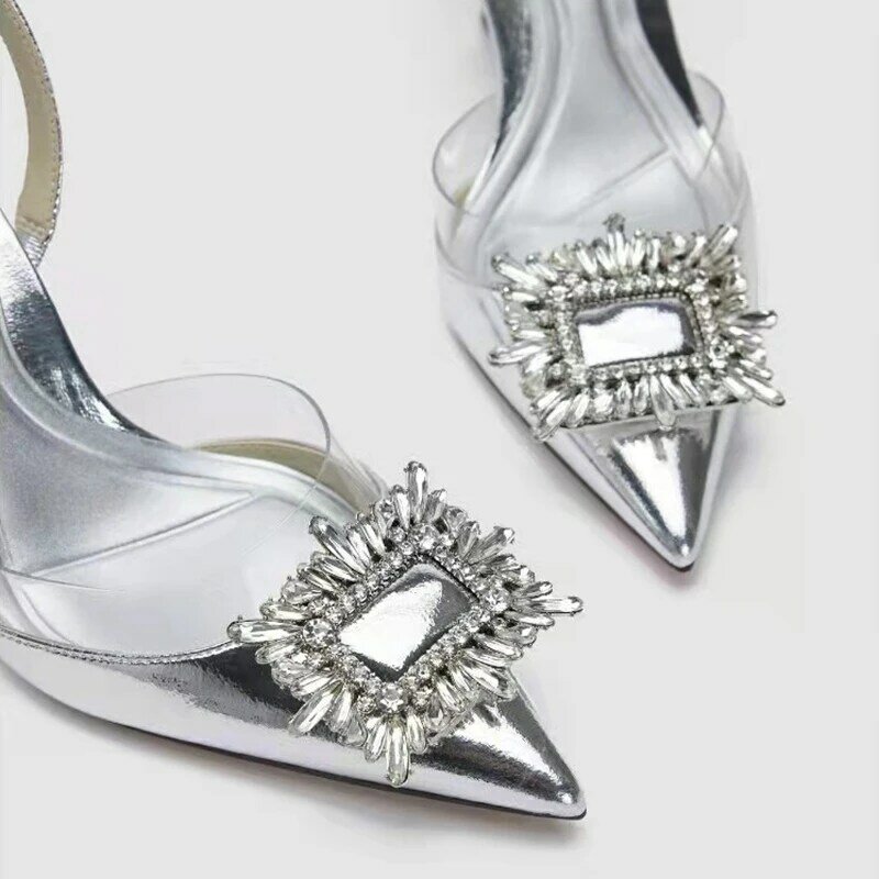 العلامة التجارية مصمم الفضة عالية الكعب الصنادل النساء 2023 الصيف الكريستال مربع مشبك الصنادل امرأة أشار تو أحذية خفيفة أحذية الحفلات