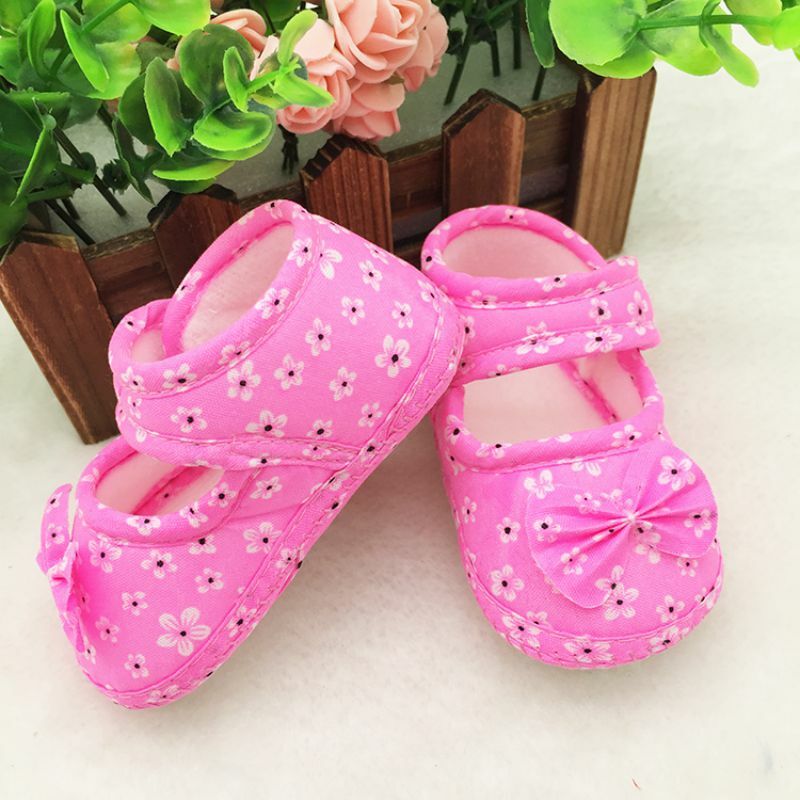 Sepatu bayi perempuan 0-18 bulan, sepatu bayi perempuan pertama kali berjalan, sepatu bayi lembut motif bunga simpul kupu-kupu