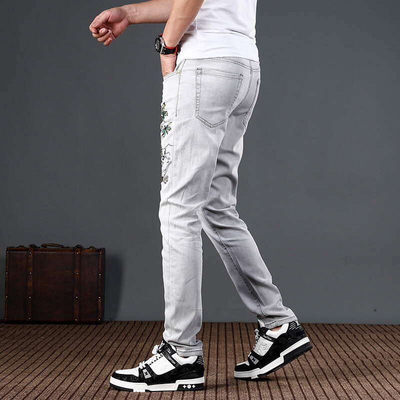 Nadrukowana moda jeansy męskie szare lekkie denim rozciągliwe dopasowanie letnie cienka odzież modne spodnie