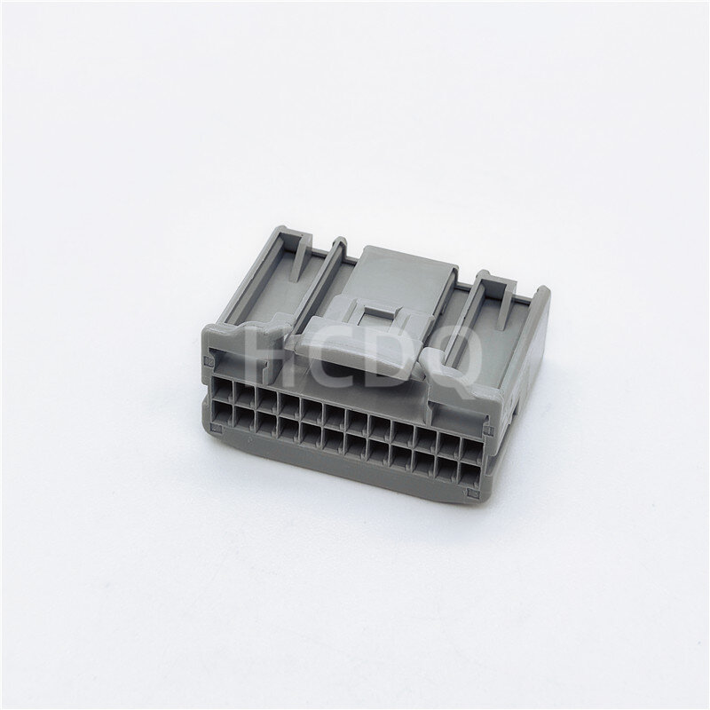 10 PCS The original 1379668-2 TE automobile connector shell is supplied from stock