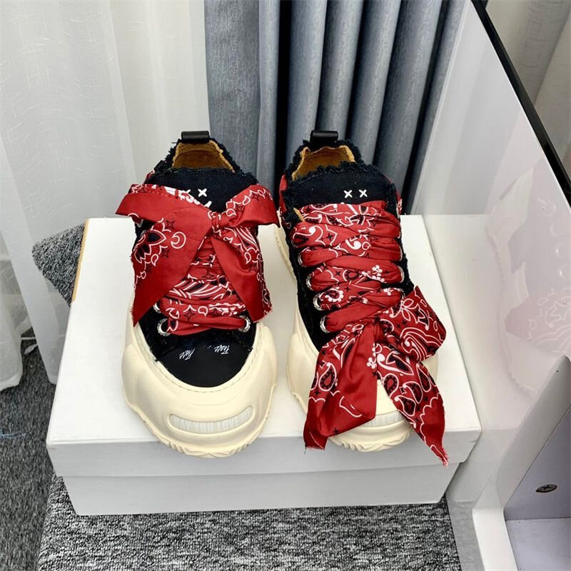 2 pezzi nastro di seta di raso fiori di anacardi lacci delle scarpe per le donne Bowknot Sneake scarpe bianche lacci lunghezza 100cm larghezza 4cm