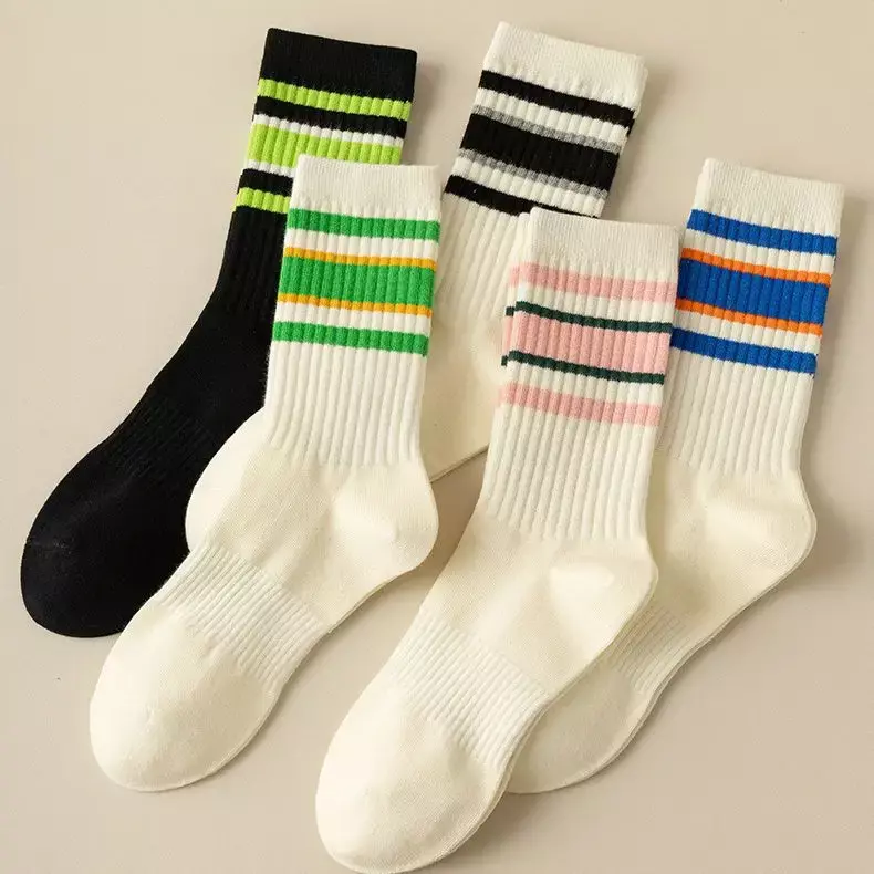 Bonbon farbe gestreifte Socken für Frau Street Hip Hop Skateboard gestreifte Mittel rohr Baumwoll socken atmungsaktive Sport rennen Radfahren Sox