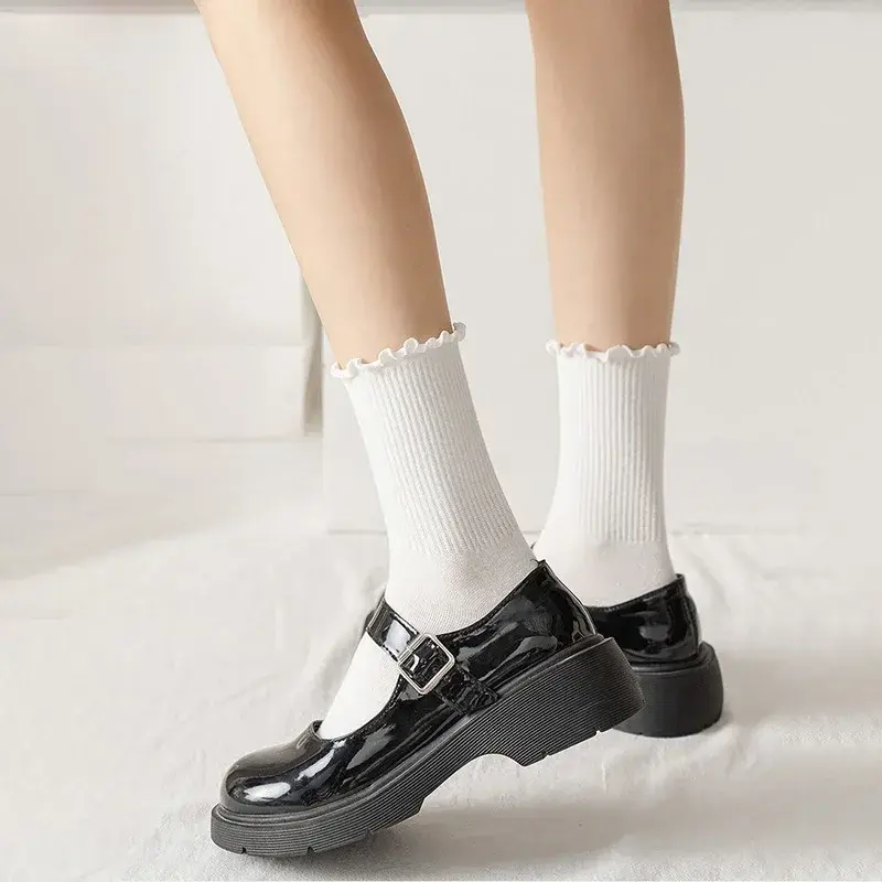 5 Paar Damessokken Met Ruches Zwart Wit Effen Kleur Casual Comfort Enkelsokken Katoen Ademende Mode Mid-Tube Sokken