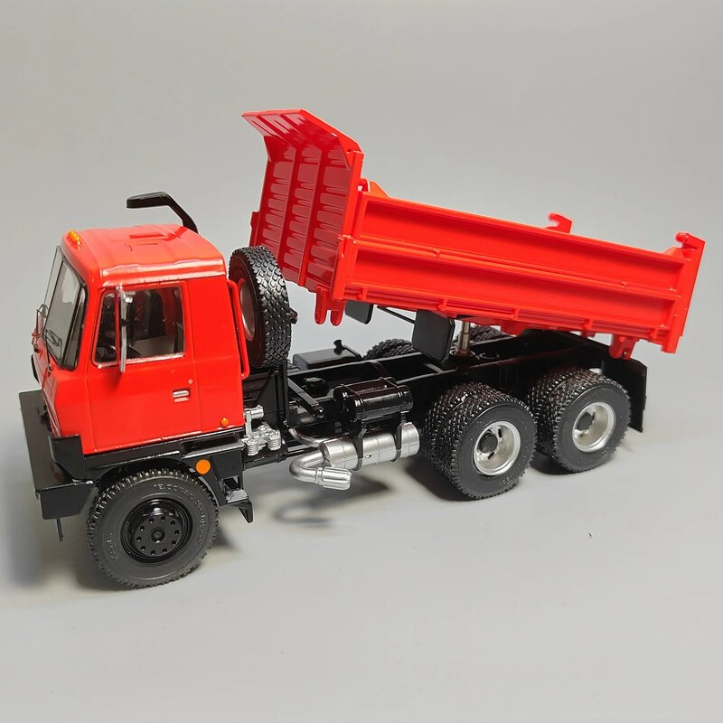 Liga de plástico caminhão modelo brinquedo presente coleção, Die Cast, escala 1:43, simulação de exibição, decoração para presentes masculinos, Tatra815S13