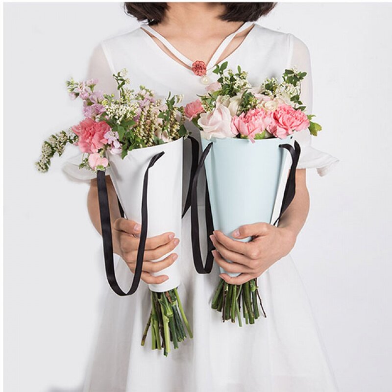 Customized product、Custom waterproof flower packaging sleeve White card paper bag with long ribbon handle