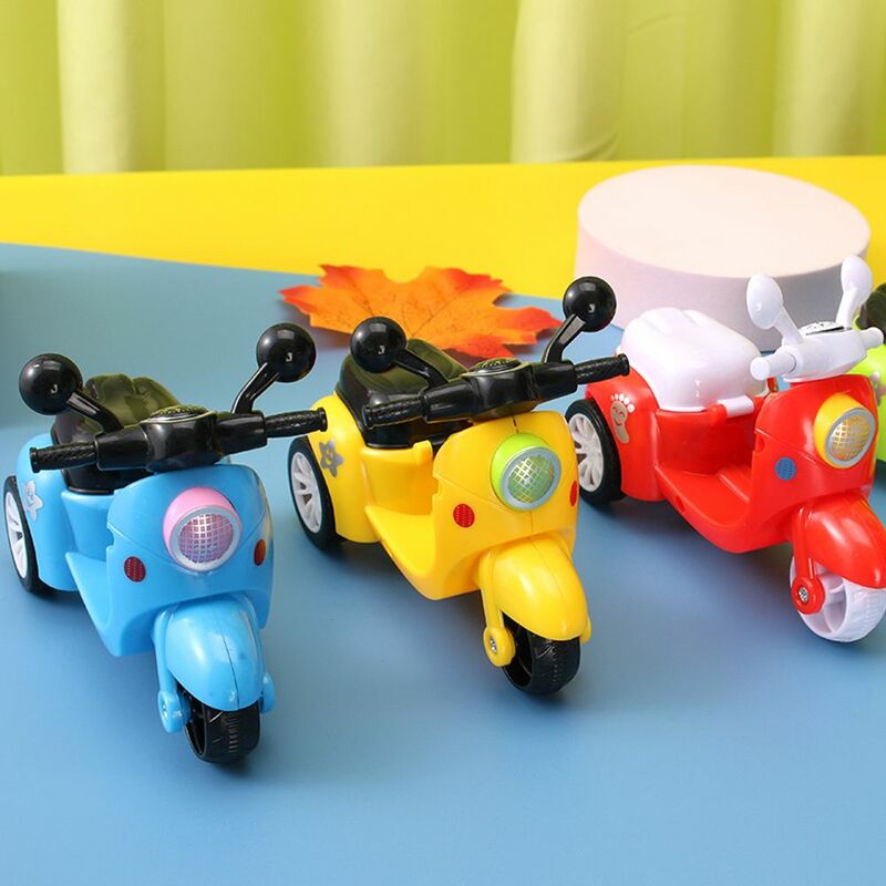 子供のためのオートバイの再生プルバックおもちゃの車、赤ちゃんと男の子のための漫画の車、早期学習、1個