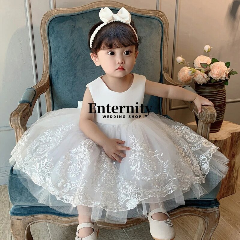 Cute Girl O Neck Ball Gown Wedding Party Dress Sleeveless Floral Appliques Birthday Party Above Knee Gown First Communion Dress