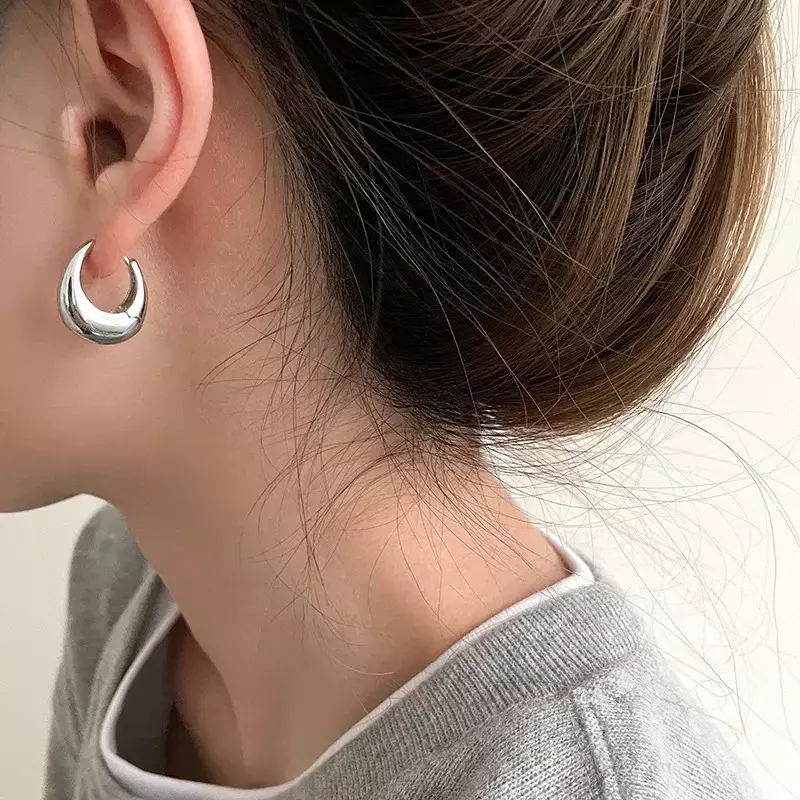 Stainless Steel Smooth Metal Chunky Hoop Earrings for Women Girls Fashion Round Circle Hoops Statement Earrings Punk Jewelry