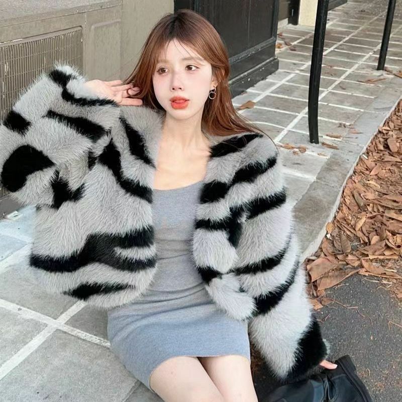 2023 donne inverno nuova moda Zebra a righe cappotti di pelliccia sintetica femminile imitazione pelliccia di volpe giacche signore cappotti corti con scollo a v A520