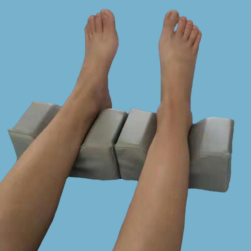 Cuscino per ginocchio ortopedico con contorno a cuneo per l'allineamento della colonna vertebrale per alleviare il dolore all'anca