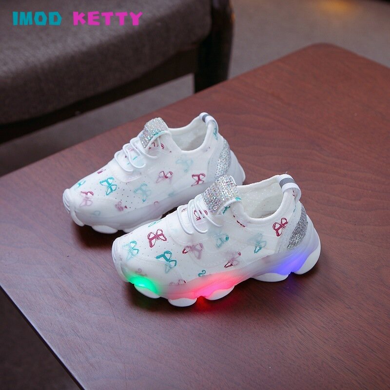 Kids Luminous Shoes 2023 Spring Autumn New Fashion Children's LED Sneakers For Girls Toddler Casual Diamond Princess Sneakers