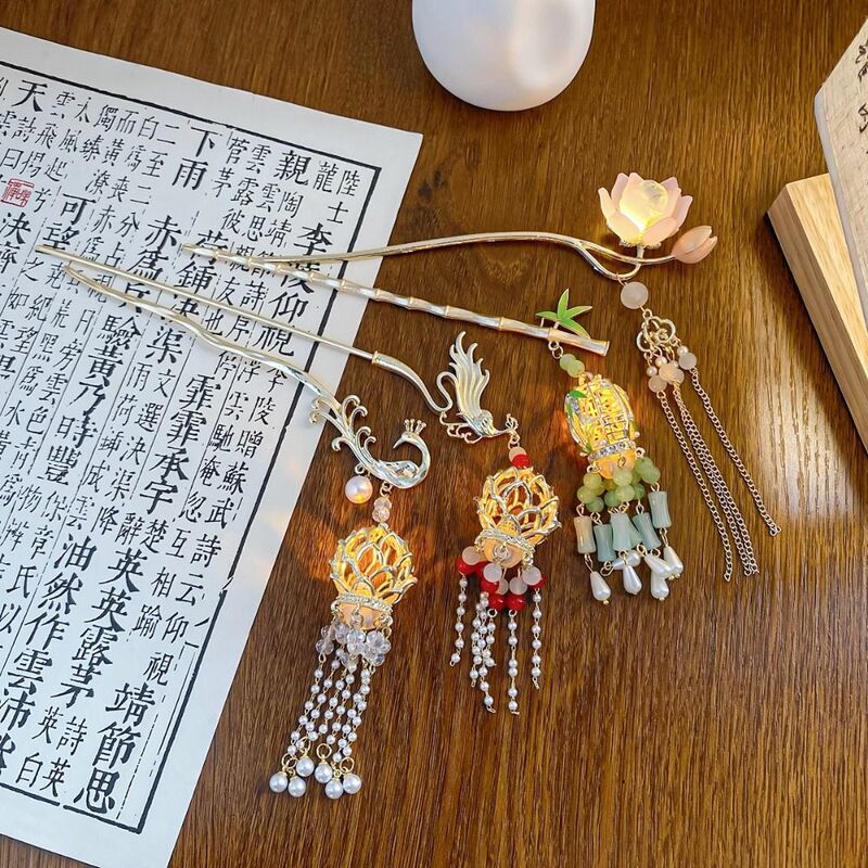 Pasador de pelo con borla para mujer, palo de pelo Hanfu con flor de loto, palillos de Metal, estilo chino