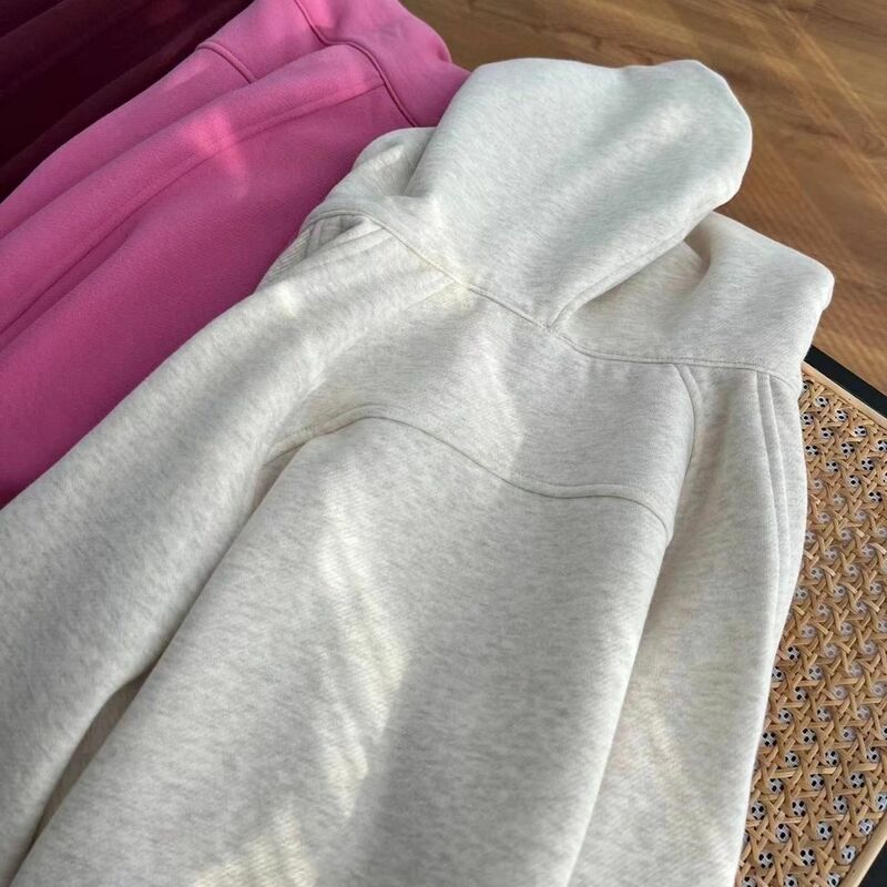 Manteau de sport en peluche à capuche zippée pour femme, logo brodé, chaud, séchage rapide, course en plein air, hiver, nouveau, 2023