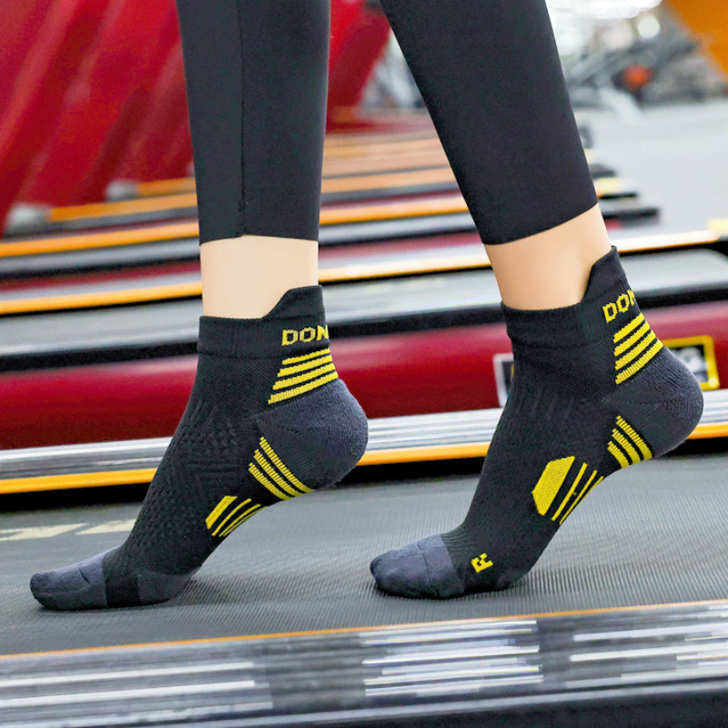 Носки мужские трикотажные, спортивные дышащие быстросохнущие износостойкие короткие носки для бега и велоспорта, для занятий на открытом воздухе