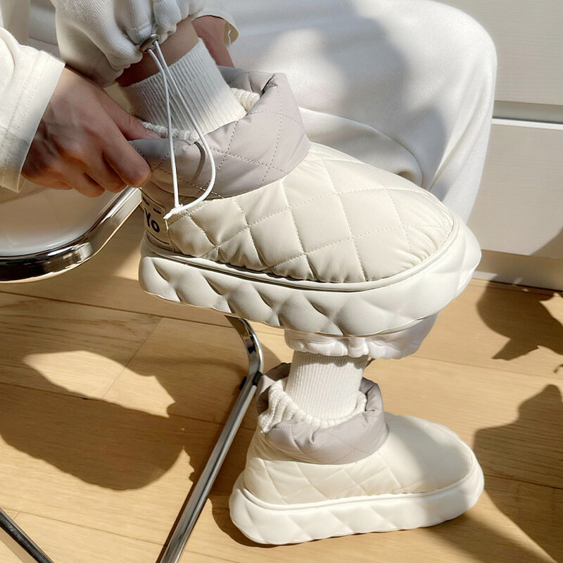 Botas de neve impermeáveis brancas para mulheres, sapatos de algodão forrado de pelúcia fundo grosso, botins de plataforma, quente, inverno, 2023