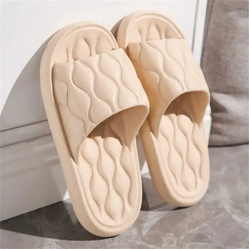 Household Khaki Luxury Designer Slipper Red Shose Shoes Men's Slide Sandal Sneakers Sport Resort Loafter Small Price