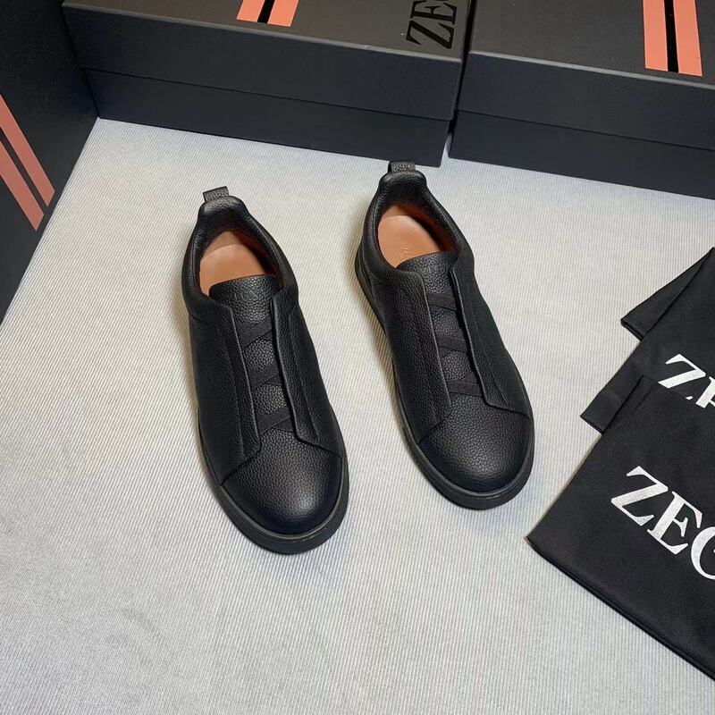 Kup modne czarne designerskie buty męskie z potrójnym ściegiem ze skóry jelca z okrągłymi palcami niskie buty sportowe kupuj wsuwane buty sportowe