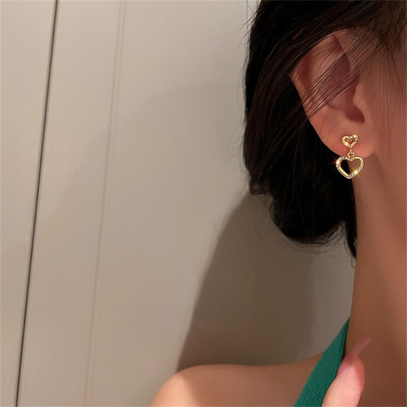 Neue Glanz Zirkon Ohrringe Herz-Set Diamant Ohrringe elegante luxuriöse Nische exquisite Ohrringe für Frauen