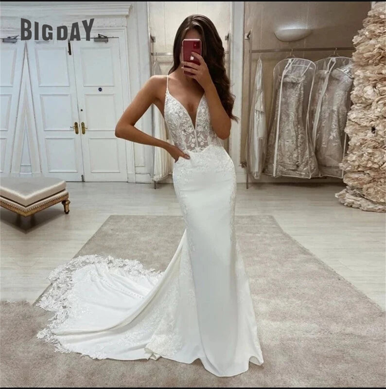 Elegant V-neck Lace Mermaid Wedding Dress Spaghetti Strap White Simple Bridal Gown Sweep Train Open Back Vestidos De Novia 2024