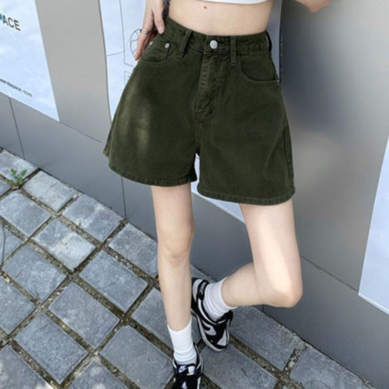 Celana pendek DENIM สีเขียวเอวสูงของผู้หญิงกางเกงขาม้าทรงโค้งสีเขียวแฟชั่นและเป็นที่นิยมในฤดูร้อน2024