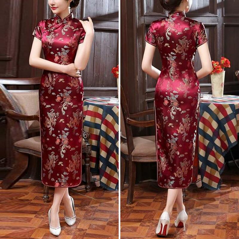 Gaun gaya nasional Tiongkok, Gaun wanita, gaya nasional Cina, kerah berdiri bordir, lengan pendek, sisi tinggi belah, simpul Cina, kancing Cheongsam