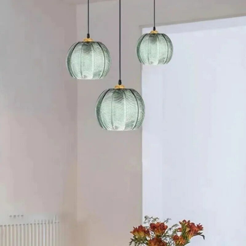 Jasne szklany wisiorek światło lampa w stylu nordyckim żyrandole w nowoczesnym stylu Bar sypialnia salon kreatywny projekt wiszące błyszczące oprawa